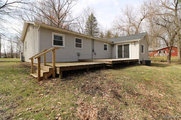 735 MAPLE Drive, Columbiaville, MI 48421 — Photo 2