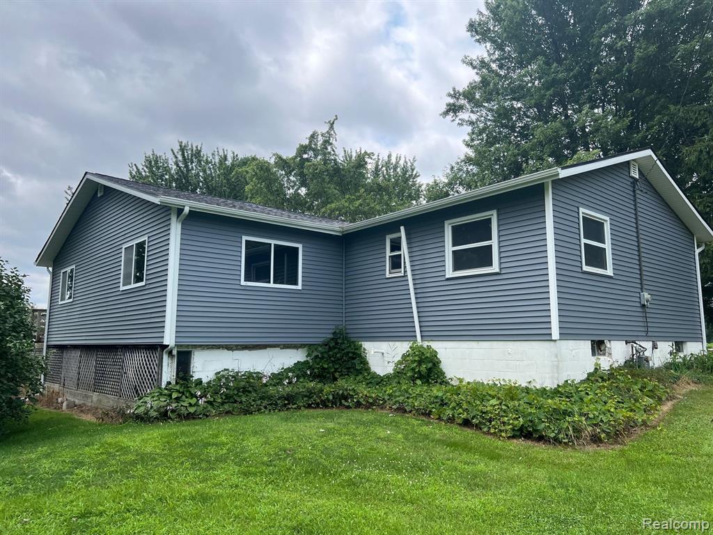 4876 LAKE PLEASANT Road, North Branch, MI 48461 — Photo 2