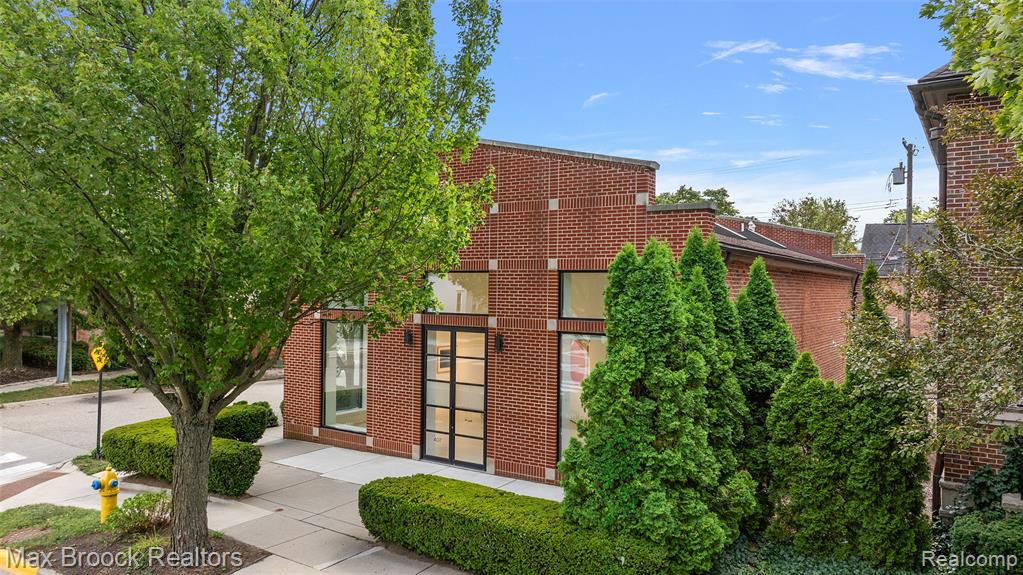 407 W Brown Street, Birmingham, MI 48009 — Photo 2