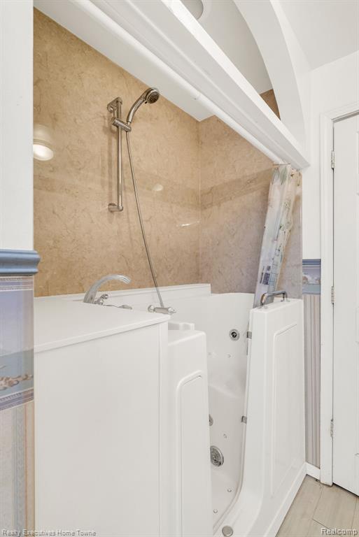 5430 Lakeshore Road, Fort Gratiot, MI 48059 — Photo 39