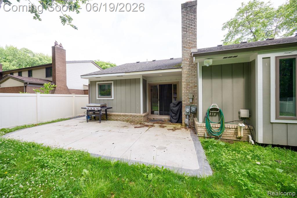 17680 Fox Glen Drive, Riverview, MI 48193 — Photo 10