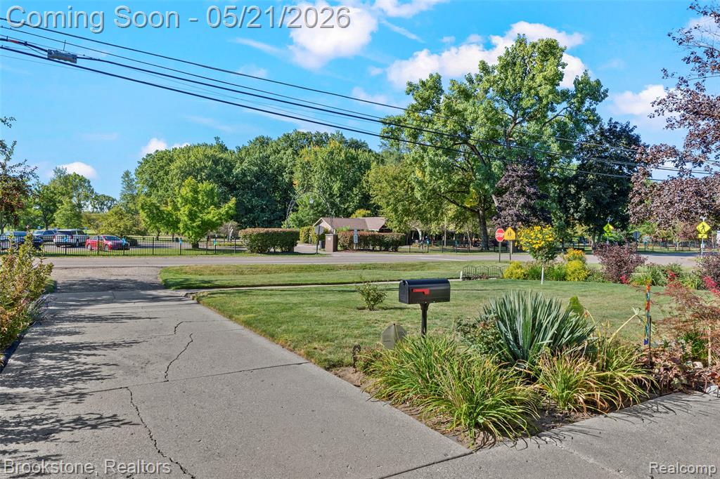 18474 Beverly Road, Beverly Hills, MI 48025 — Photo 31