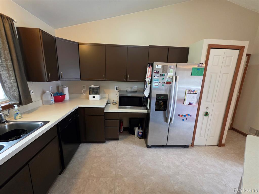 3435 Rockledge Lane, Lapeer, MI 48446 — Photo 5