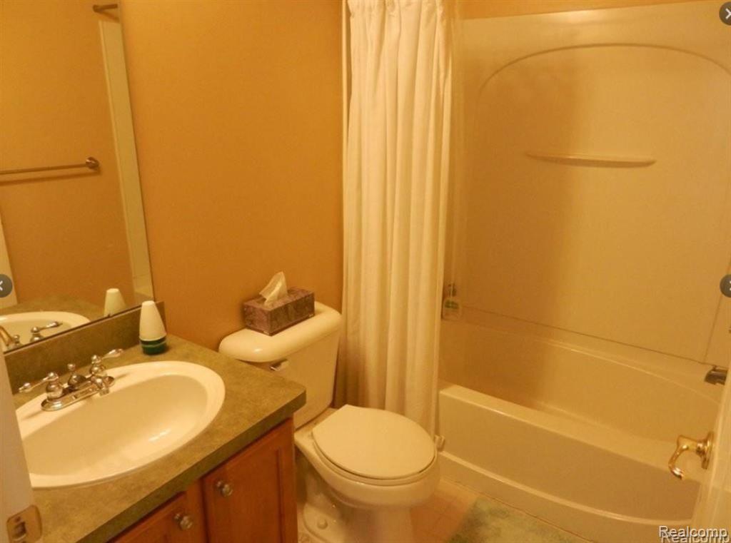 43054 STRAND Drive, Sterling Heights, MI 48313 — Photo 4