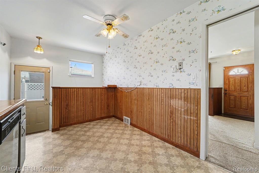 22952 Tuck Road, Farmington, MI 48336 — Photo 10