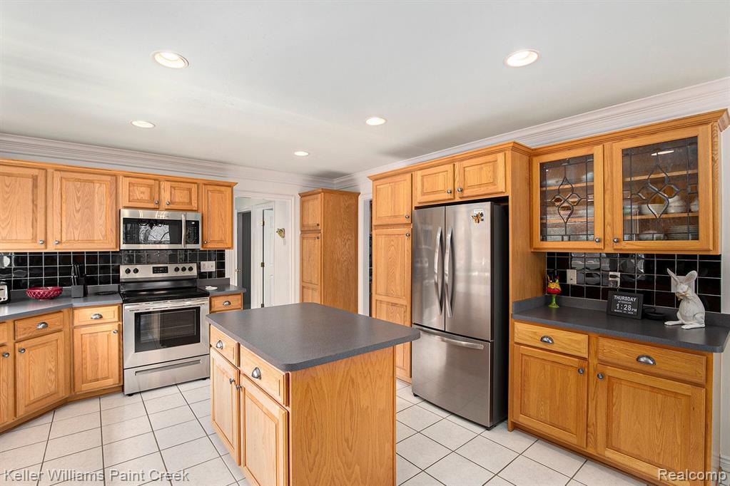 54660 BERRYFIELD Drive, Macomb, MI 48042 — Photo 9
