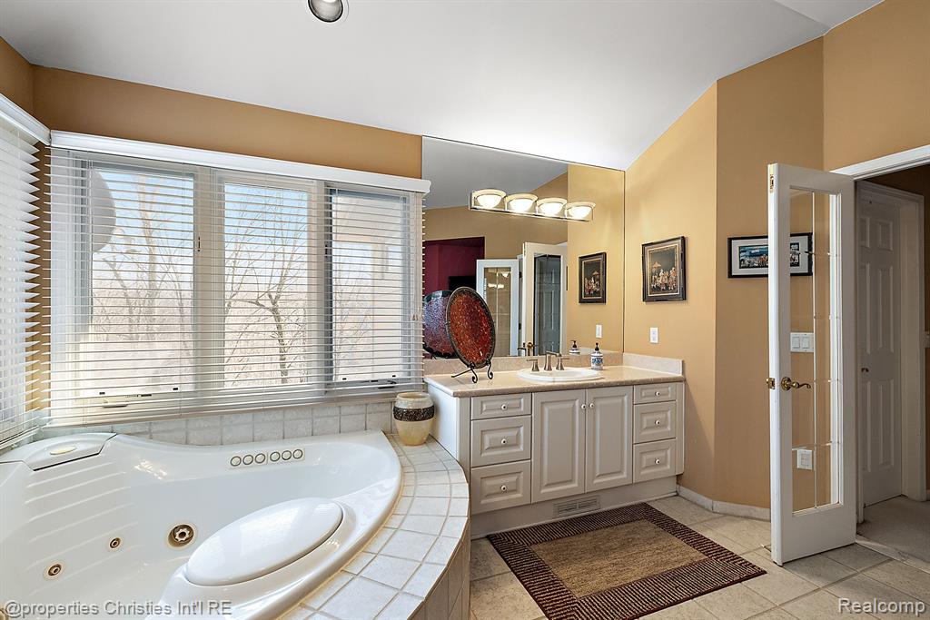 6811 BLAKEWOOD, West Bloomfield, MI — Photo 69