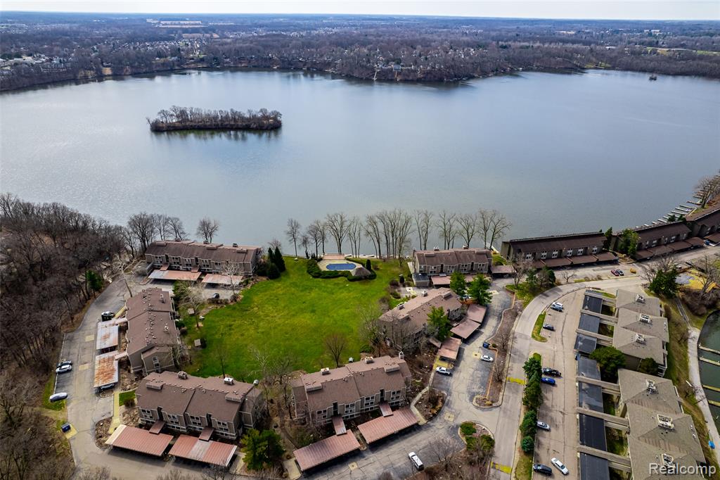 1695 Cliffs Landing, 302, Ypsilanti, MI 48198 — Photo 2