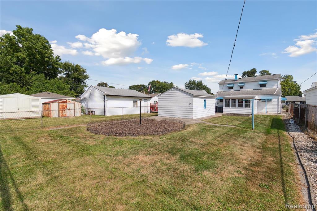 8326 Elm Street, Taylor, MI 48180 — Photo 34