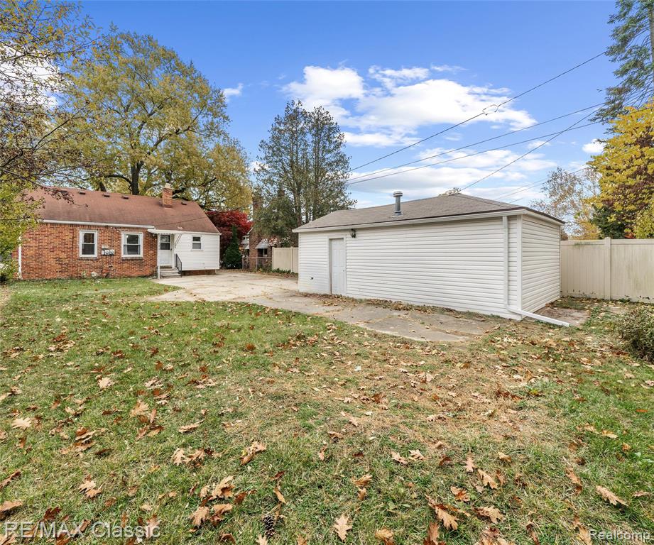9951 Berwyn, Redford, MI 48239 — Photo 37