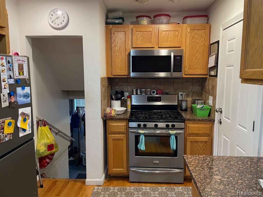 8439 Harding Street, Center Line, MI 48015 — Photo 9