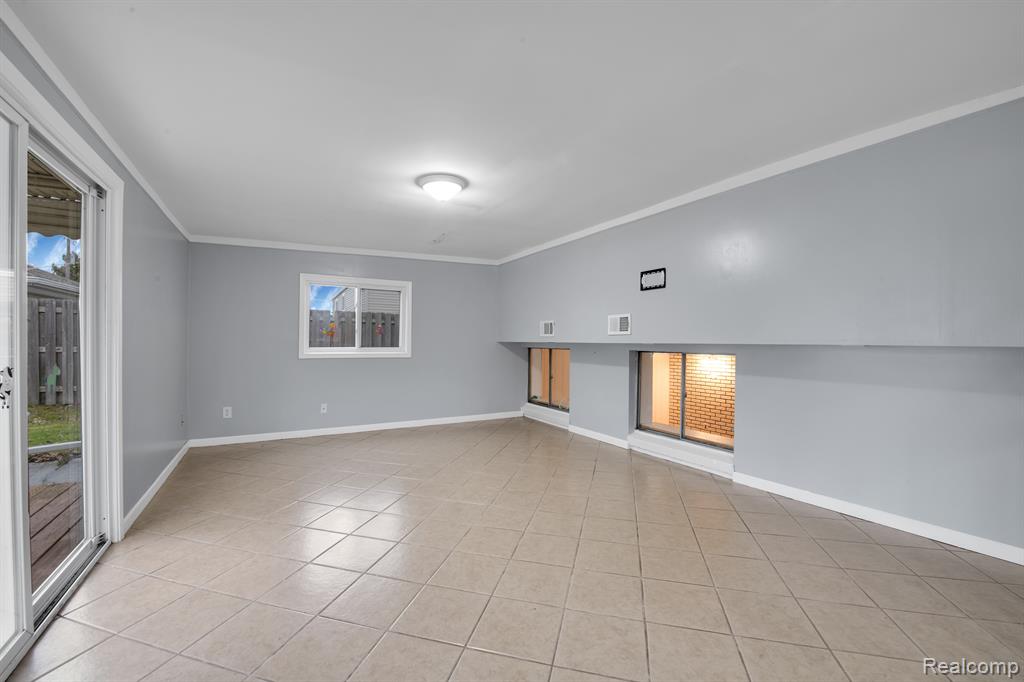4667 E 13 MILE Road, Warren, MI 48092 — Photo 22