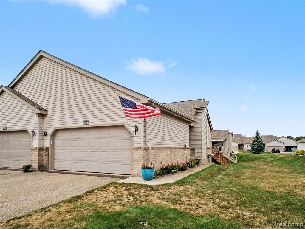 42010 Williams Street, Grand Blanc, MI 48439