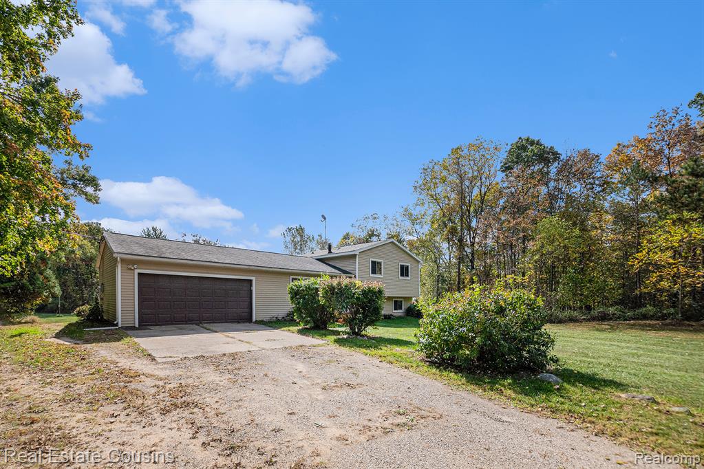 8351 Lange Road, Fowlerville, MI 48836 — Photo 5