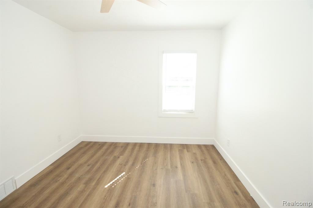 19778 Tracey Street, Detroit, MI 48235 — Photo 13