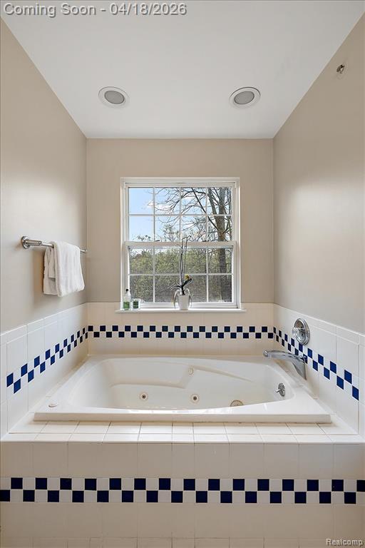 1133 Walloon Way, Lake Orion, MI — Photo 35