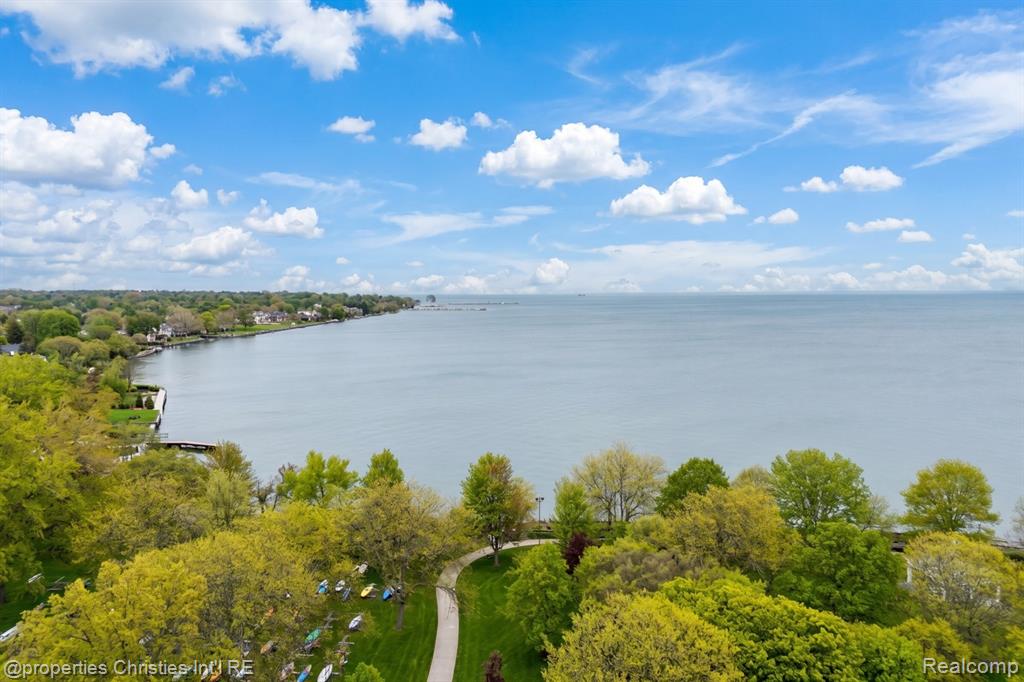 1093-95 Lakepointe Street, Grosse Pointe Park, MI 48230 — Photo 26