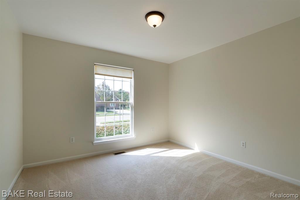 49402 N Glacier, Northville, MI 48168 — Photo 26