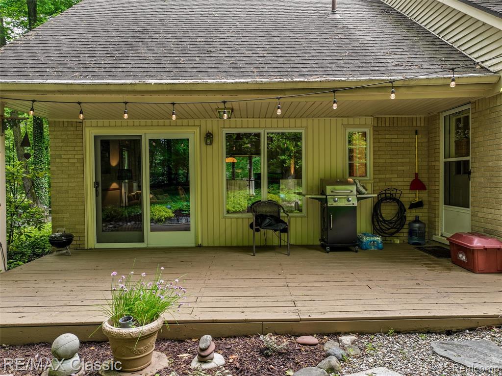 45100 Thornapple Lane, Northville, MI 48168 — Photo 38