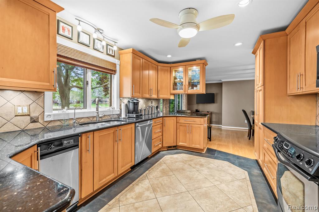 4178 Chevron Drive, Highland, MI 48356 — Photo 13