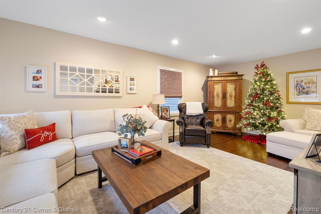 634 S HARVEY Street, Plymouth, MI 48170 — Photo 19