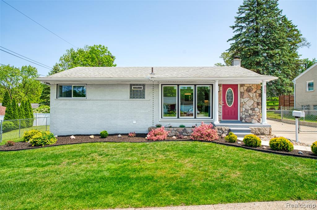 860 Friar Drive, Milford, MI 48381 — Photo 2