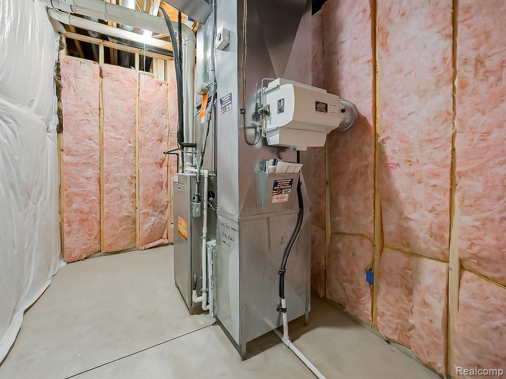 Utility room with heating unit