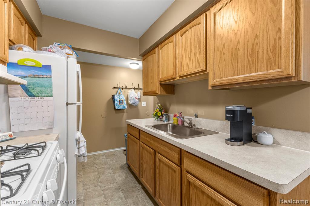 9766 Cornell Street, 173, Taylor, MI 48180 — Photo 12