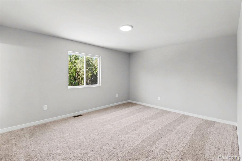 8111 Moonlight Creek Lane, Fowlerville, MI 48836 — Photo 9