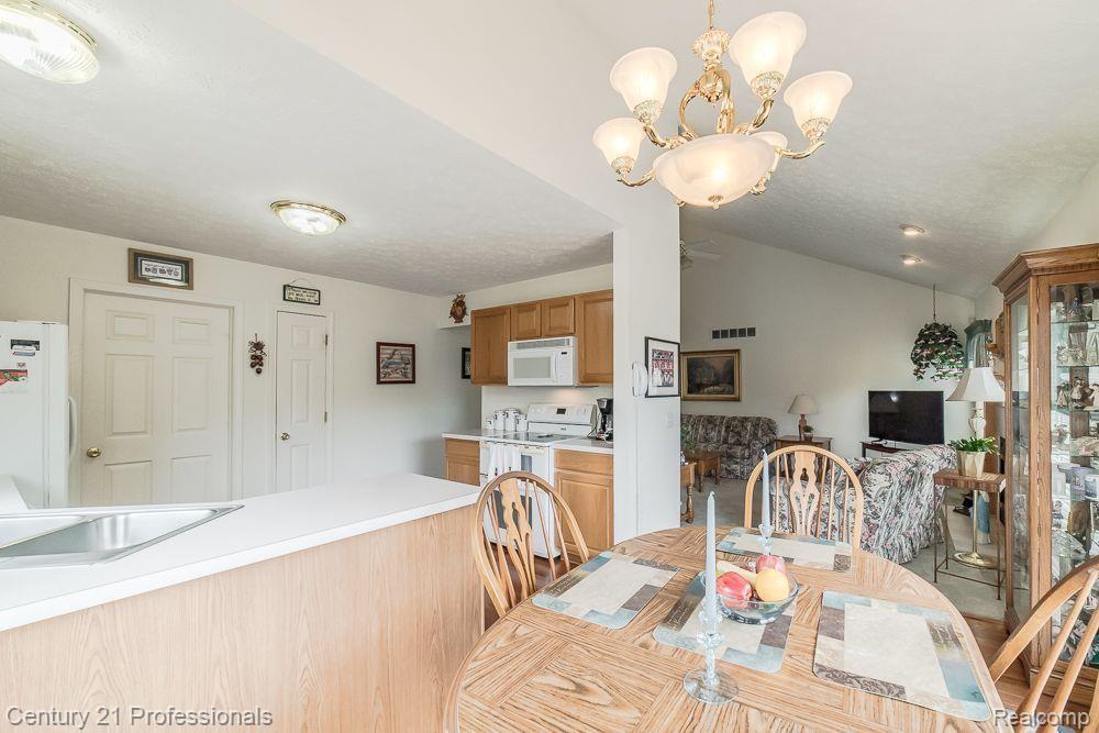 2647 KERRIA Drive, Howell, MI 48855 — Photo 16