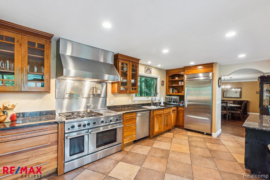 5405 Possum Lane, Orchard Lake Village, MI 48324 — Photo 13