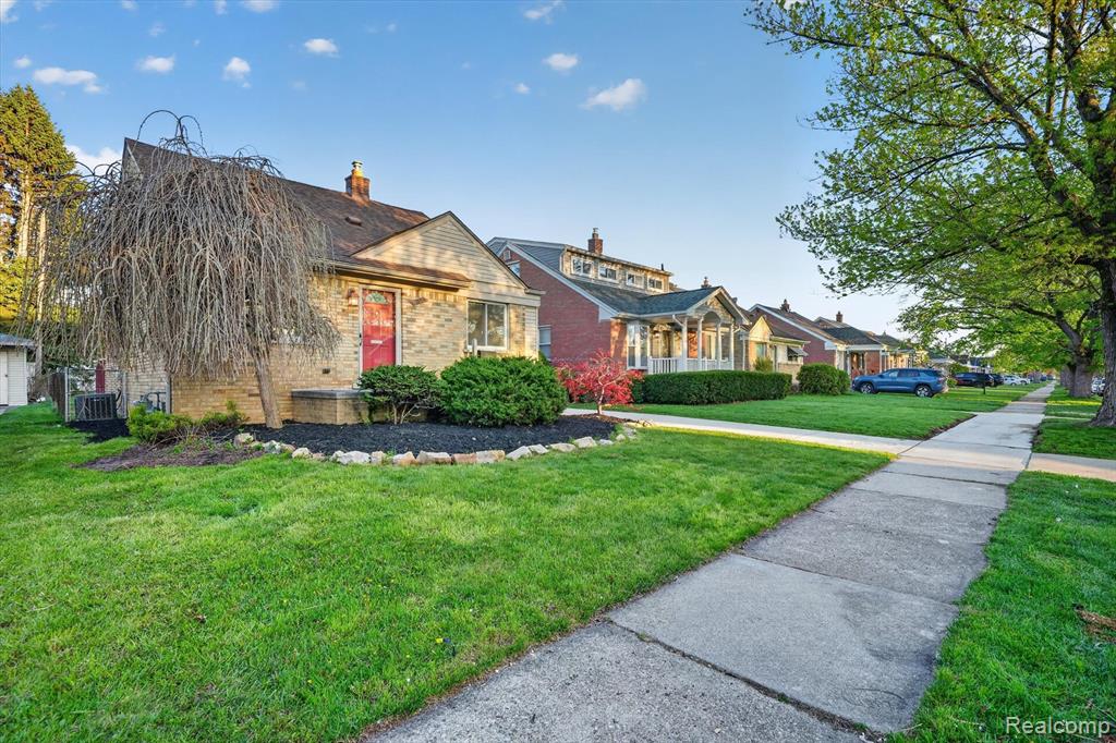 9006 Quandt Avenue, Allen Park, MI 48101 — Photo 5
