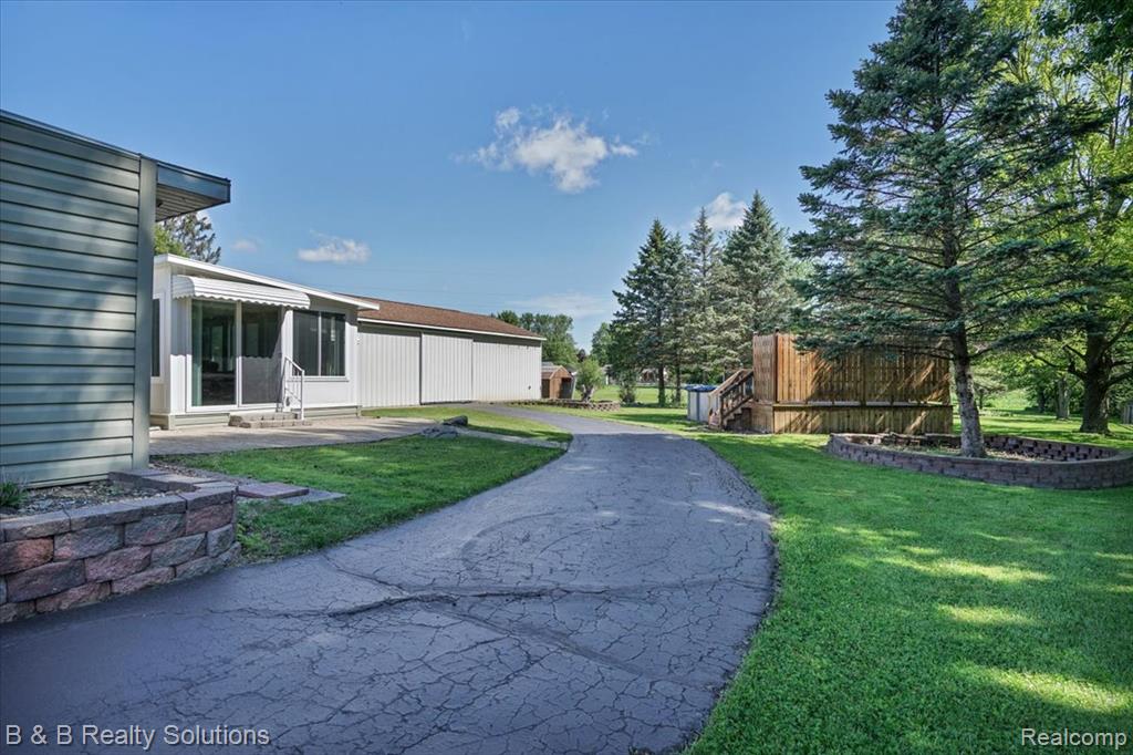 6229 Cold Spring Trail, Grand Blanc, MI 48439 — Photo 33