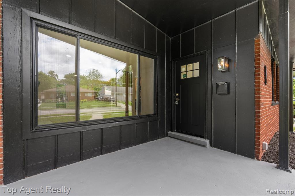 24300 Seneca Street, Oak Park, MI 48237 — Photo 6