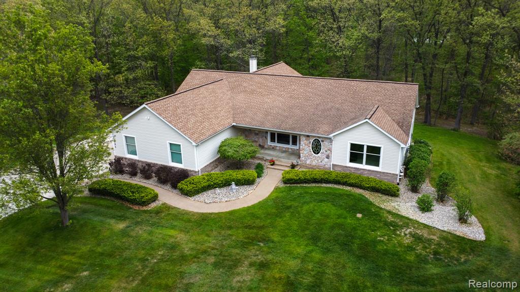 321 Elio, Highland, MI — Photo 2