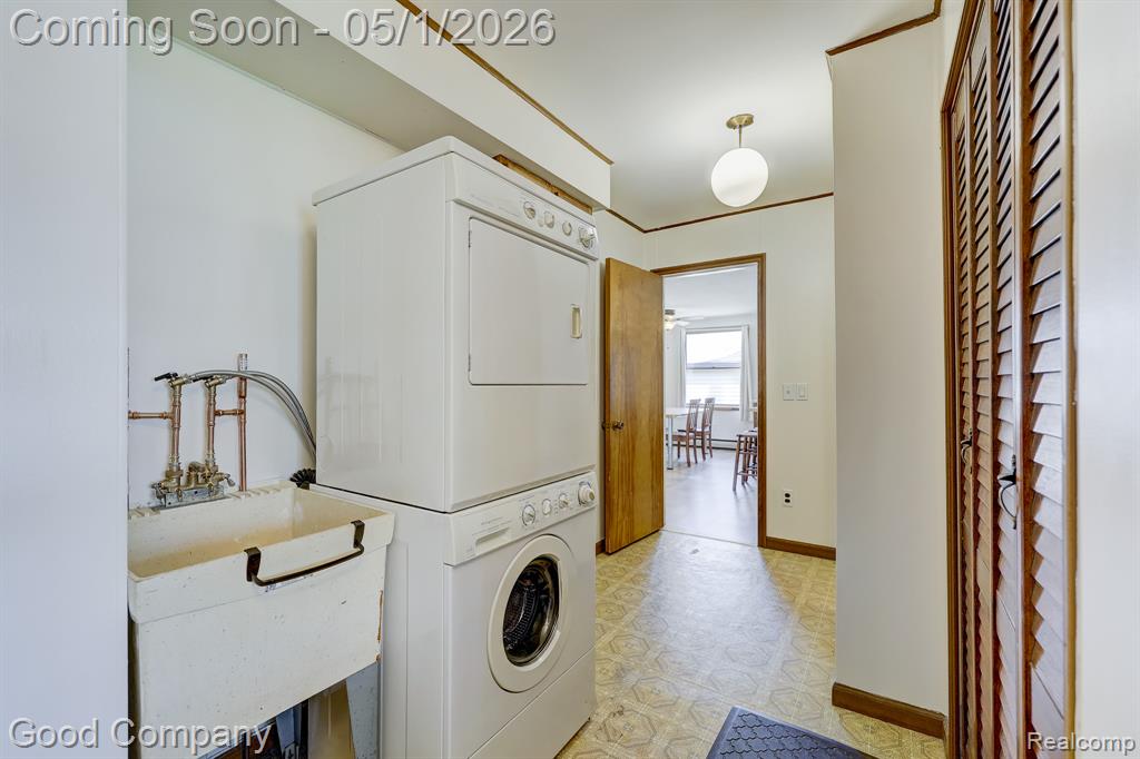 575 S Briarvale Drive, Auburn Hills, MI 48326 — Photo 23