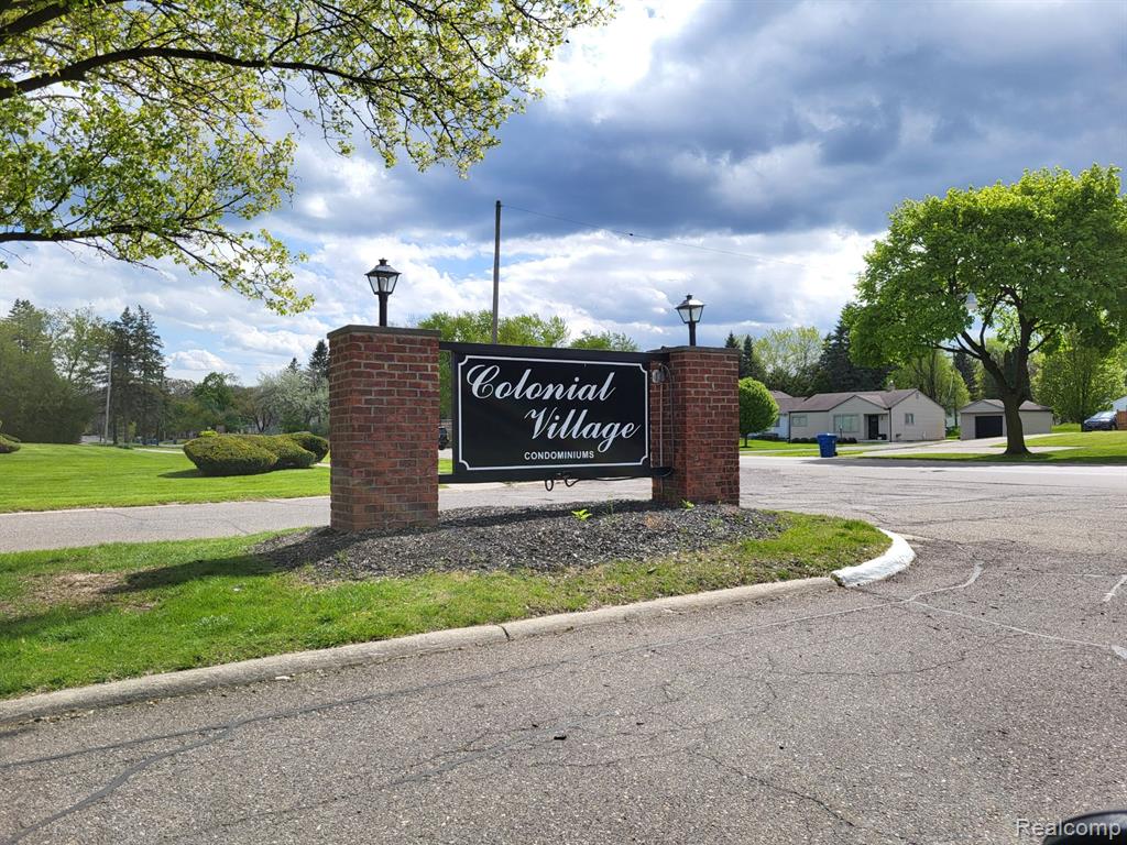 1844 Colonial Village Way, 3, Waterford, MI 48328 — Photo 3