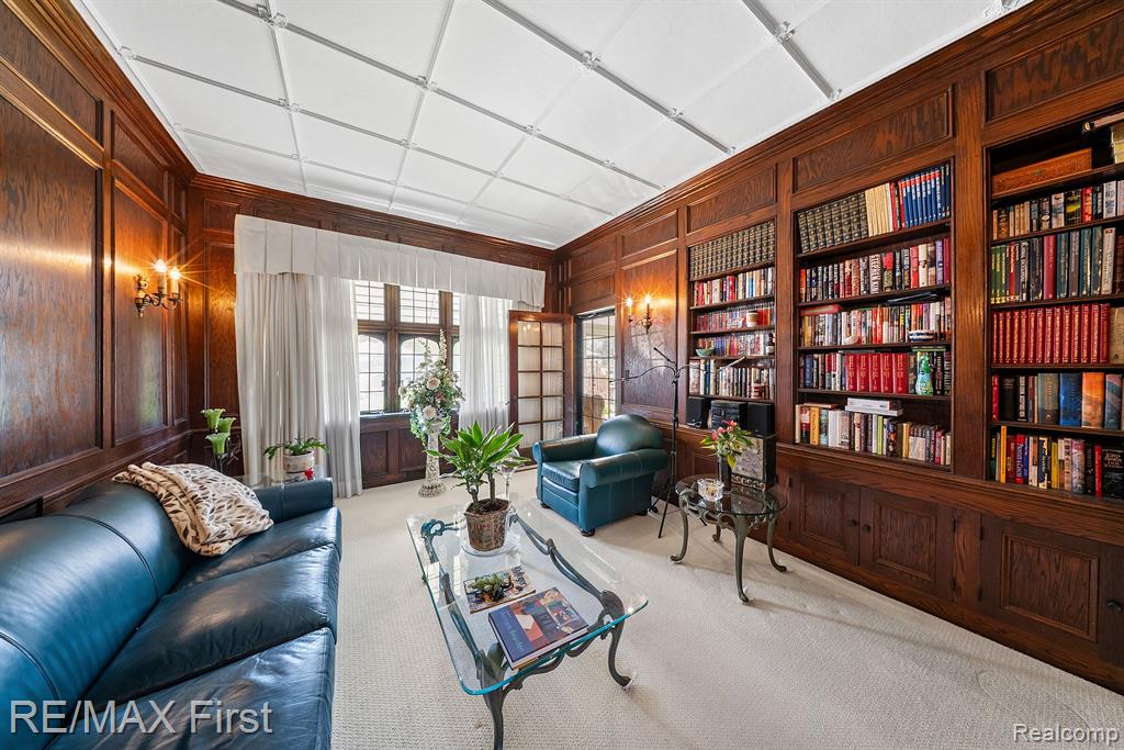 725 W BOSTON Boulevard, Detroit, MI 48202 — Photo 6
