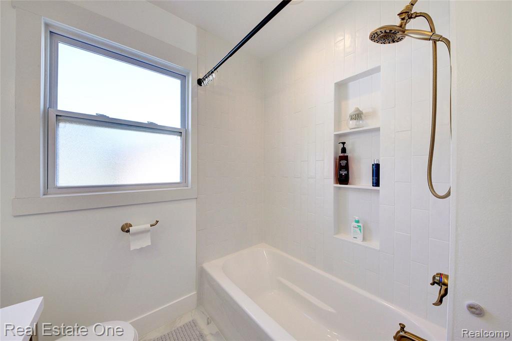 8126 Dale Street, Dearborn Heights, MI 48127 — Photo 46