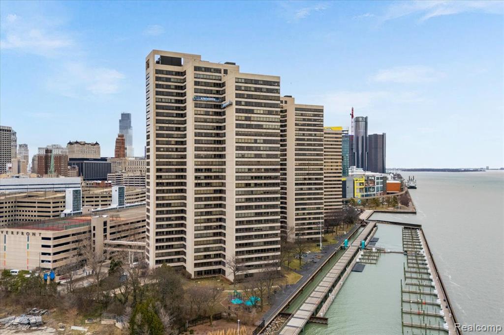 1001 W Jefferson Avenue - Photo 2