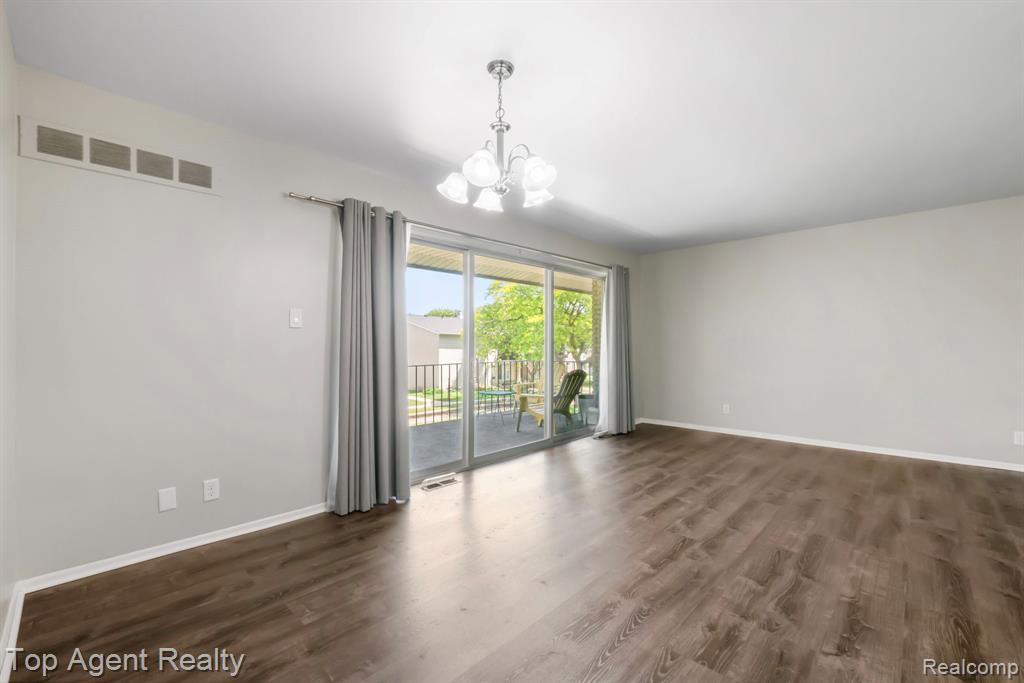 8657 Kennedy Circle, Warren, MI 48093 — Photo 11