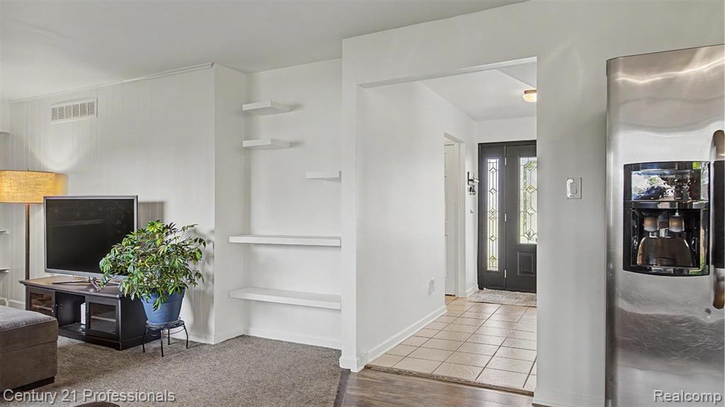 20463 Law Avenue, Brownstown, MI 48183 — Photo 25