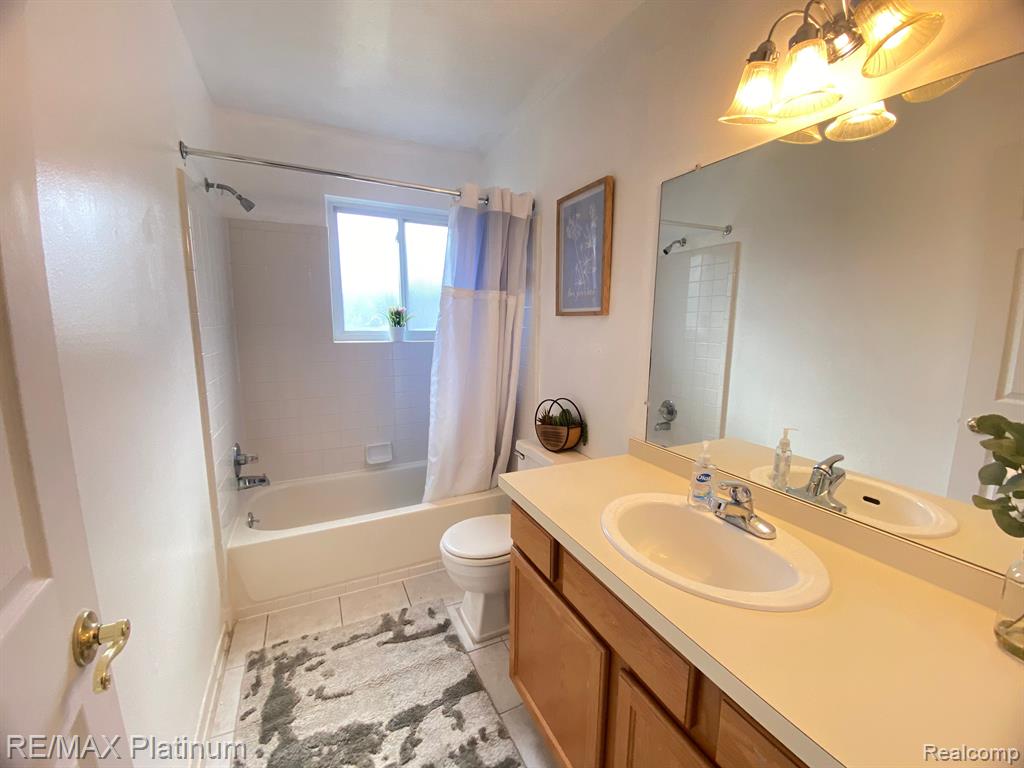 10018 ALLEN POINTE Drive, Allen Park, MI 48101 — Photo 9