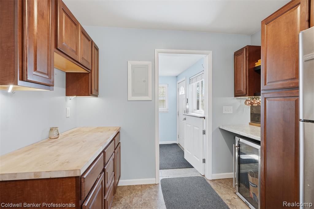 28816 Groveland Street, Madison Heights, MI 48071 — Photo 10
