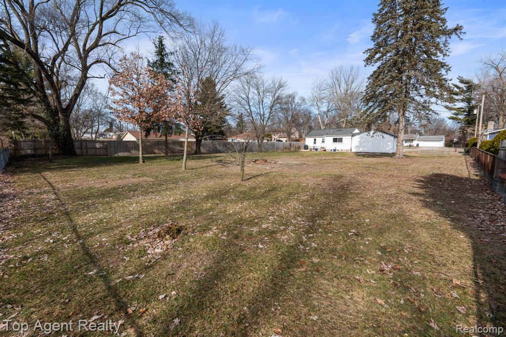 8608 Grace st Street, Shelby Twp, MI 48317 — Photo 24