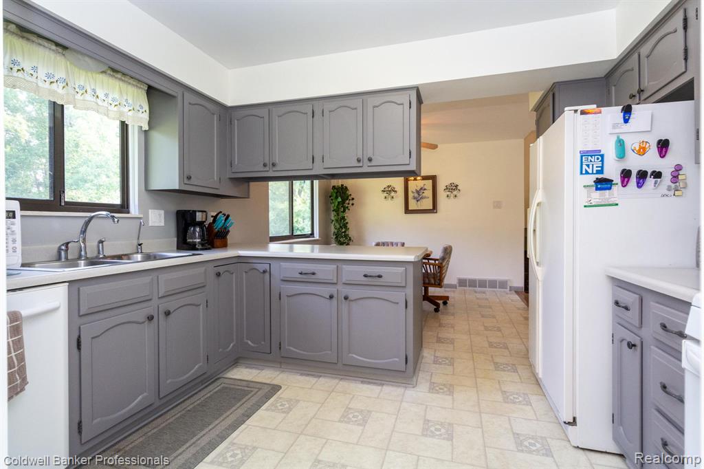 2809 Galway Bay Drive, Metamora, MI 48455 — Photo 13