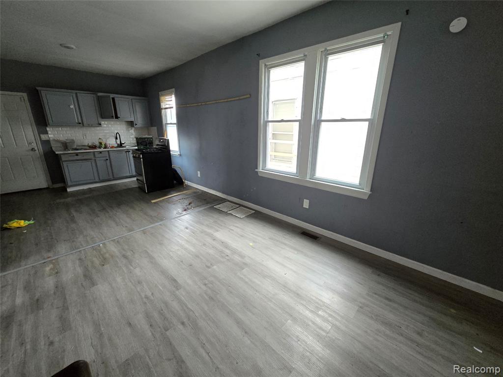 8976 McClellan Street, Detroit, MI 48213 — Photo 46