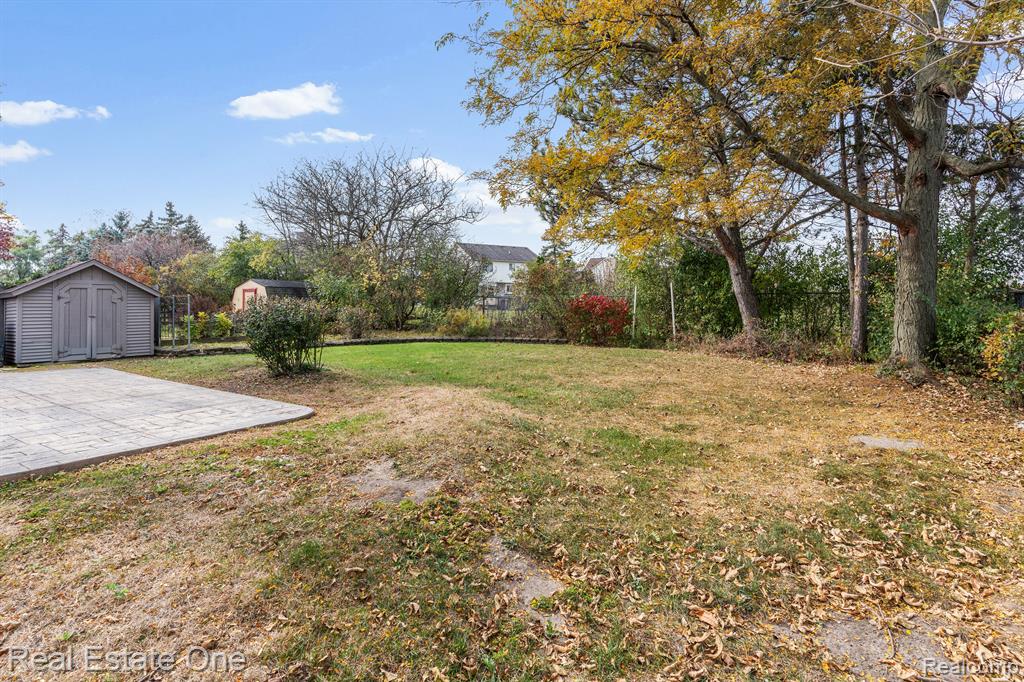 6055 PORTERIDGE Lane, Canton, MI 48187 — Photo 20