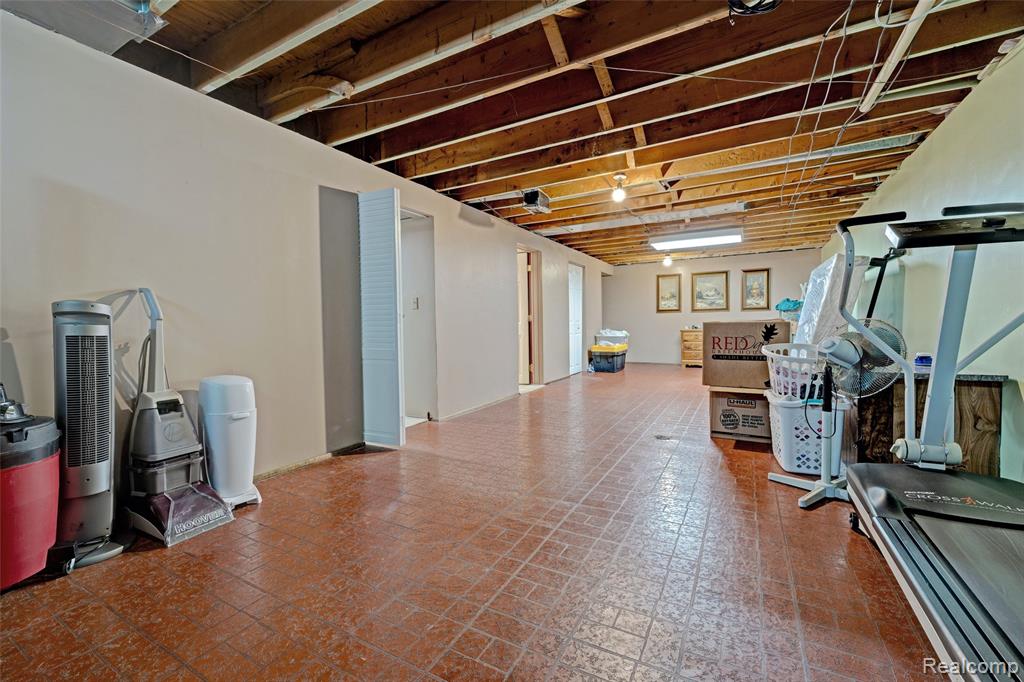 42428 Greenbrier Lane, Clinton Twp, MI 48038 — Photo 31