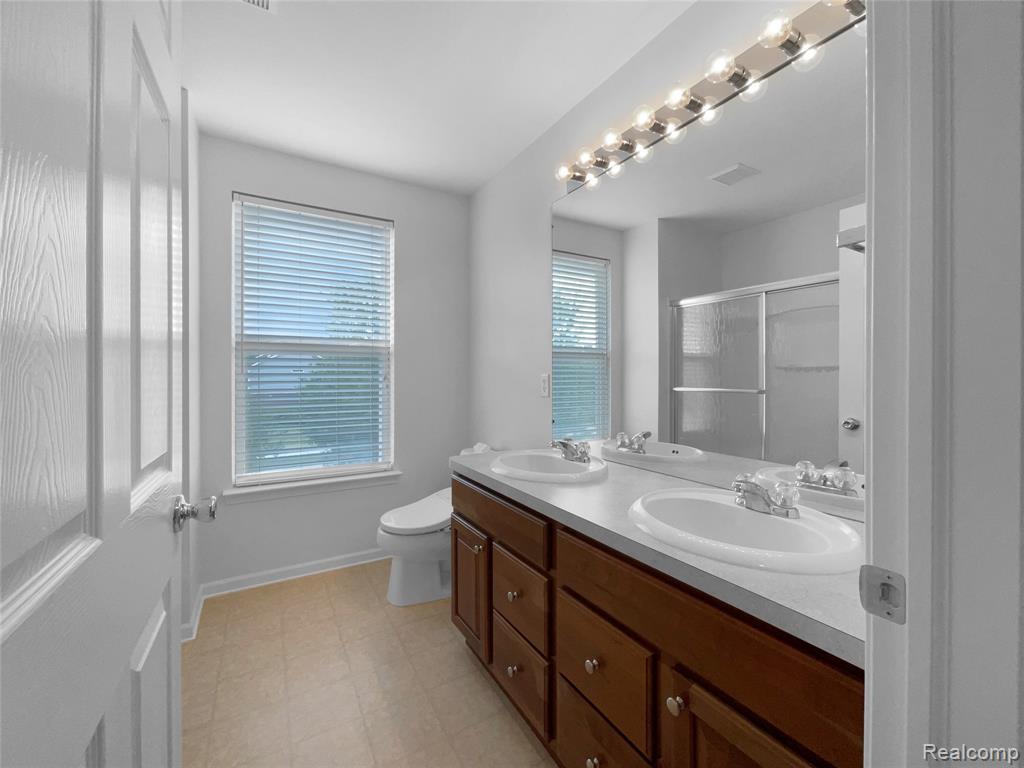 1960 Frances Way, Ypsilanti, MI 48198 — Photo 21